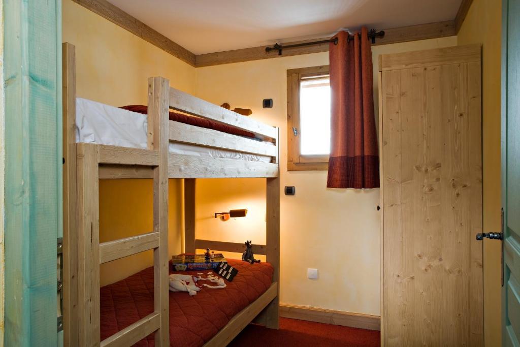 تينْيِ Chalets Montana Airelles الغرفة الصورة