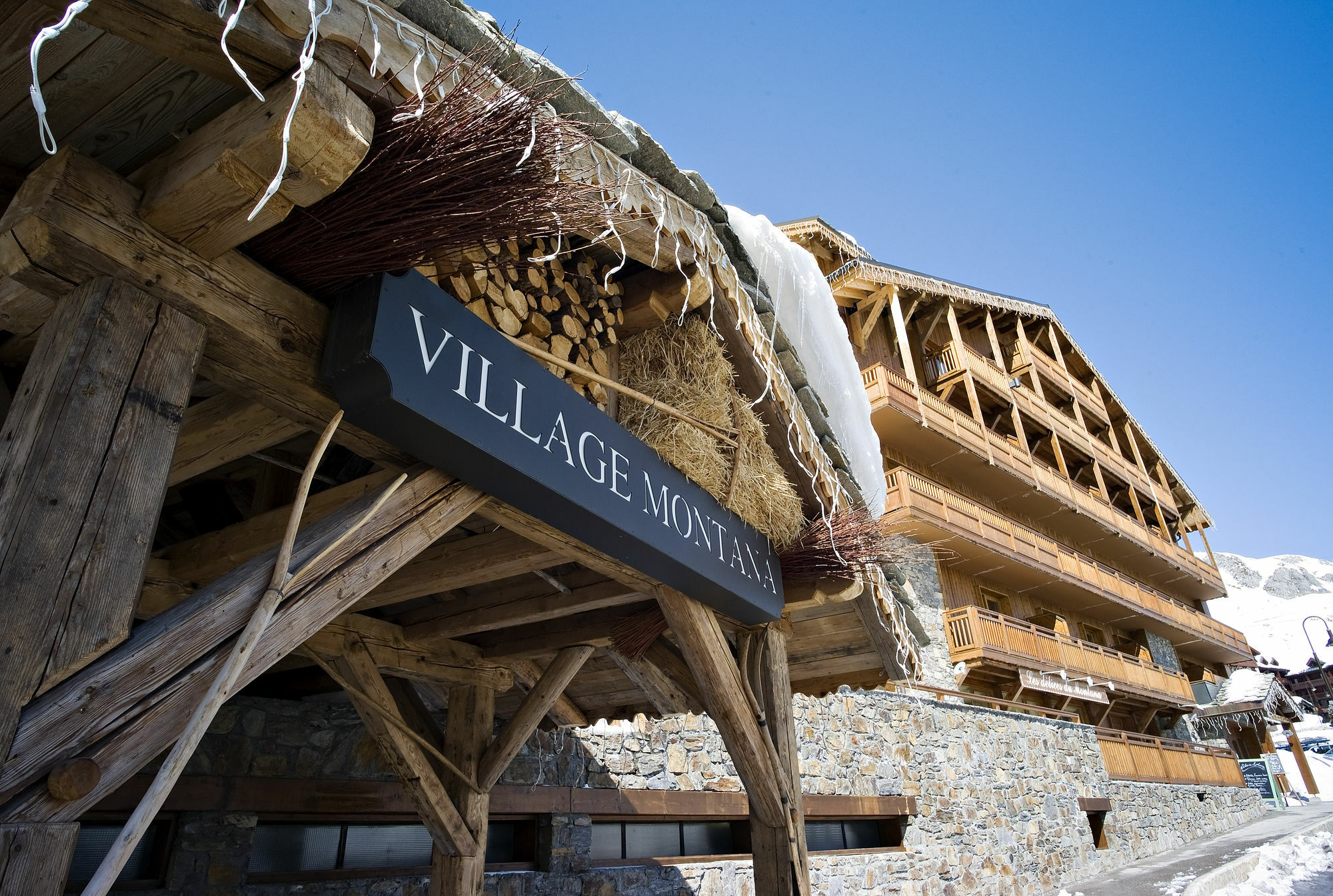 تينْيِ Chalets Montana Airelles المظهر الخارجي الصورة